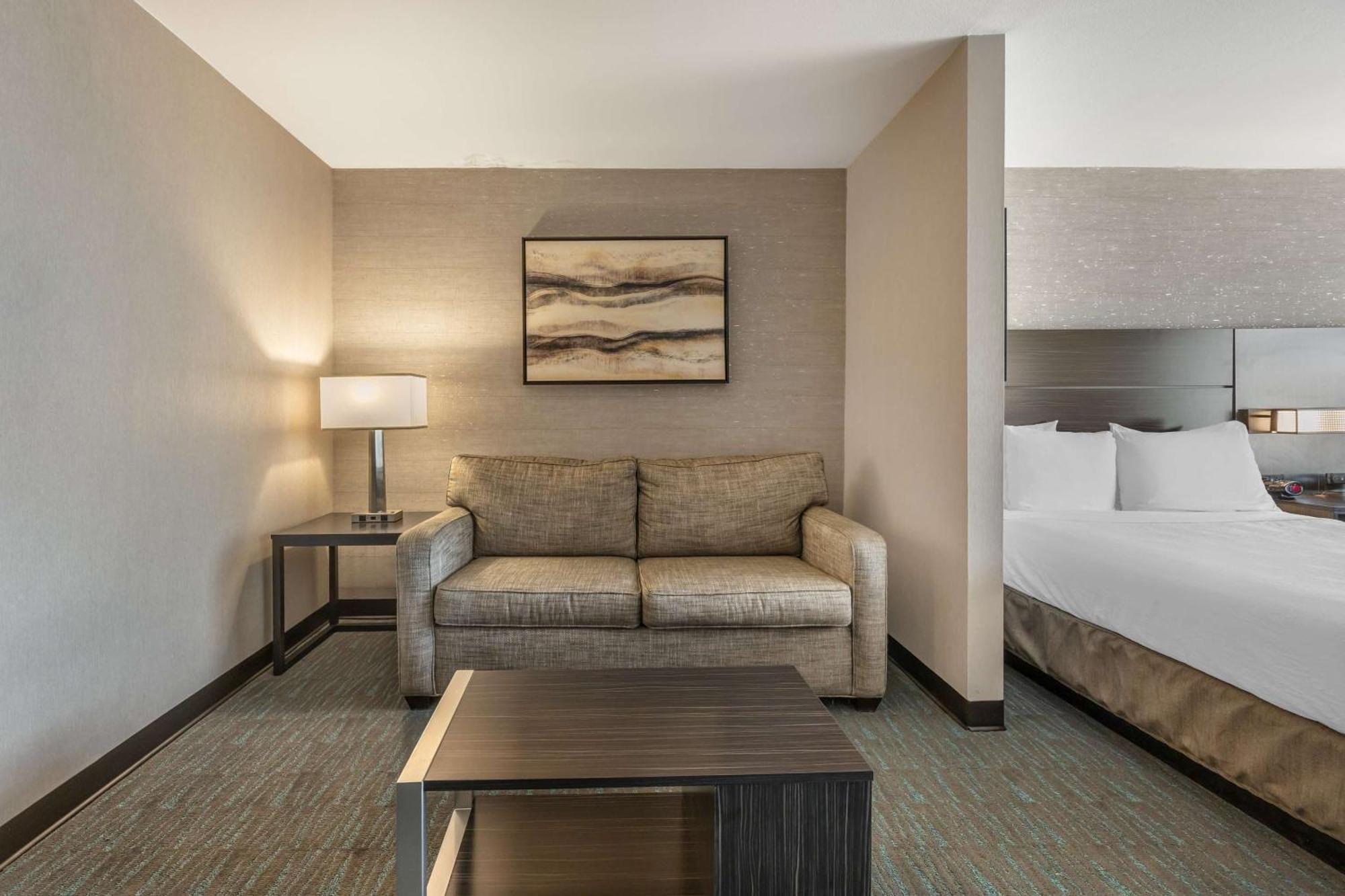Best Western Plus North Las Vegas Inn & Suites Exterior photo
