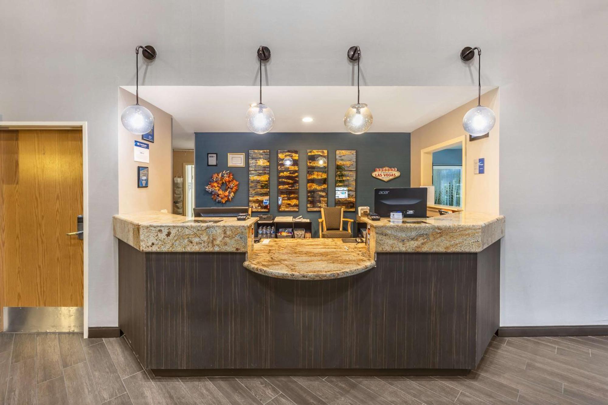 Best Western Plus North Las Vegas Inn & Suites Exterior photo